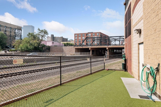 401 2nd St Unit 208, Minneapolis, MN 55401 - view of yard