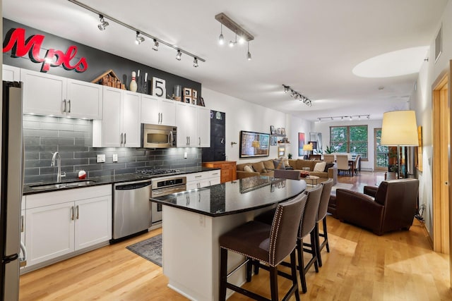 401 2nd St Unit 208, Minneapolis, MN 55401 - photo 1