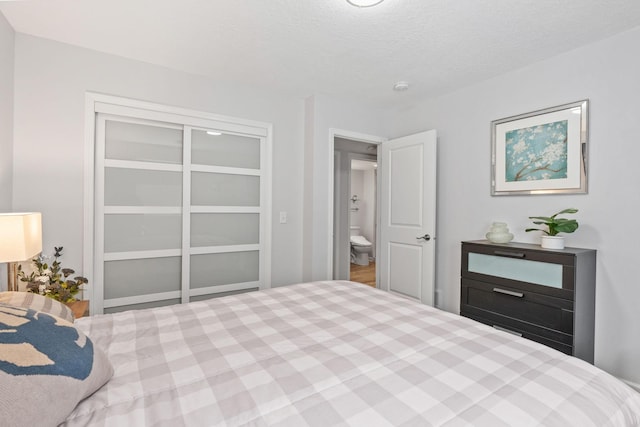 14143 Ailesbury Ave, Rosemount, MN 55068 - bedroom featuring a closet