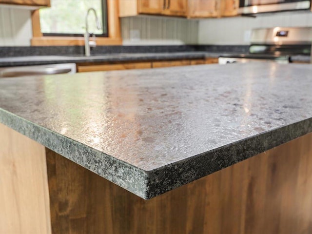15622 Sand Beach Park, Bay Lake Twp, MN 56444 - detailed view of stainless steel range with electric cooktop