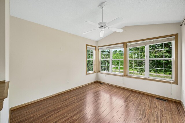 164 Wedgewood Dr, Mahtomedi, MN 55115 - photo 6