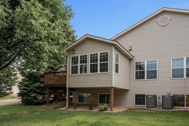 164 Wedgewood Dr, Mahtomedi, MN 55115 - photo 31
