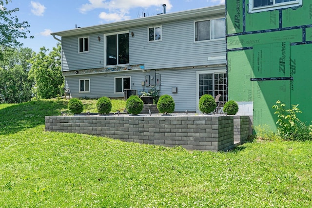 20195 Harrow Ave Way N, Forest Lake, MN 55025 - back of house featuring a lawn