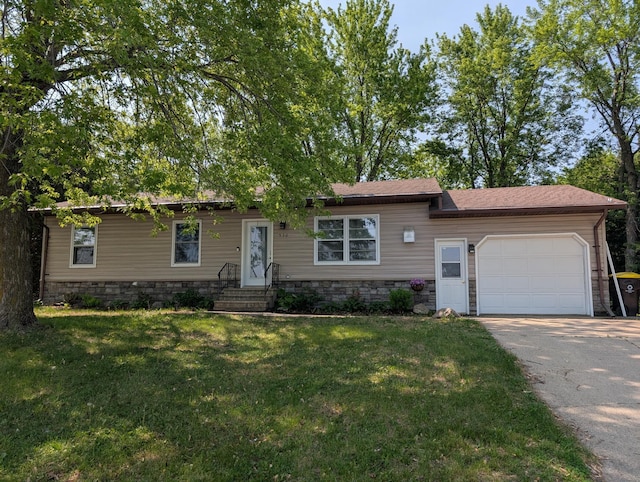 530 Cardinal St, Fairmont, MN 56031 - view of front facade featuring a garage, driveway, a front lawn, and entry steps