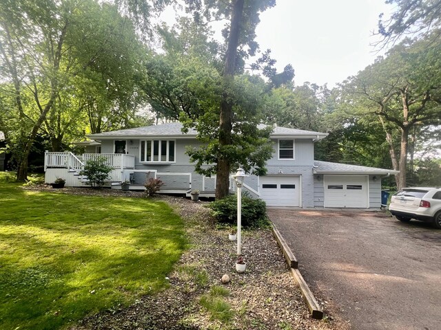 16848 Patricia Ln, Minnetonka, MN 55345 - photo 1