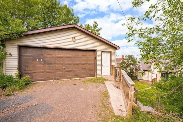 627 Skyline Pkwy, Duluth, MN 55805 - view of detached garage