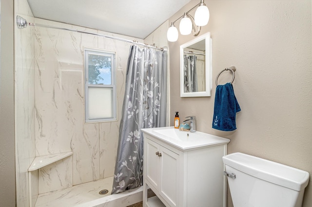 6269 85th St NW, Corinna Twp, MN 55358 - full bathroom featuring vanity, toilet, and curtained shower