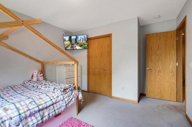 1704 Talon Trl, Eagan, MN 55122 - carpeted bedroom featuring baseboards and a closet