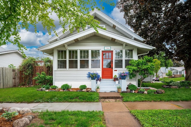 1144 Abell St, Saint Paul, MN 55117 - view of front facade featuring entry steps