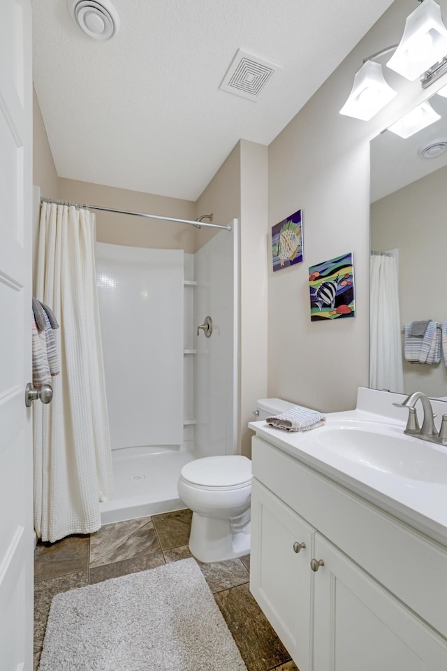 14246 Wilds Dr NW, Prior Lake, MN 55372 - bathroom featuring vanity and a shower with curtain
