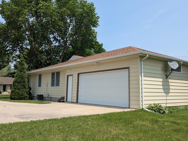 702 Hills Ln, Albert Lea, MN 56007 - garage with concrete driveway