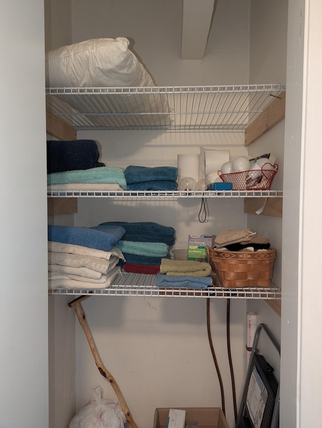 702 Hills Ln, Albert Lea, MN 56007 - view of closet