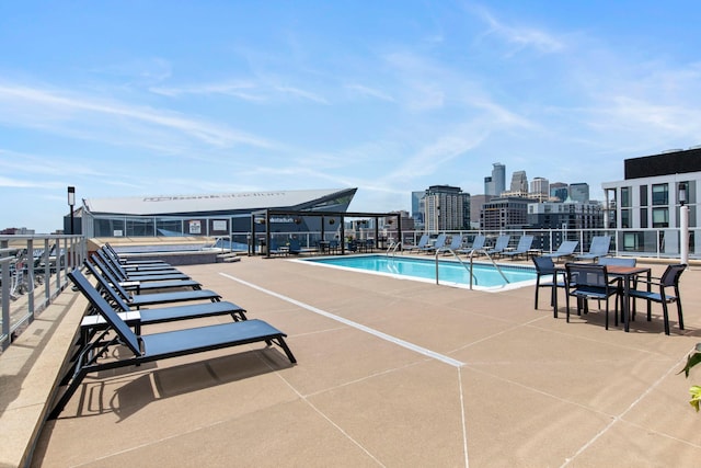 215 10th Ave S Unit 730, Minneapolis, MN 55415 - community pool with a patio area and a skyline view