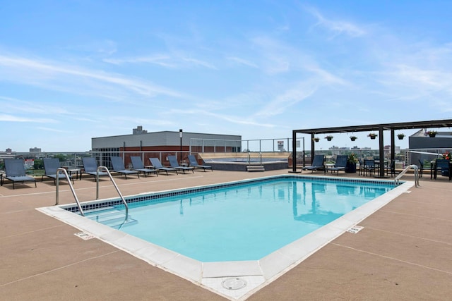 215 10th Ave S Unit 730, Minneapolis, MN 55415 - community pool with a patio