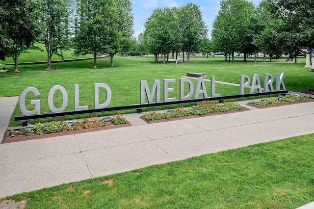 215 10th Ave S Unit 730, Minneapolis, MN 55415 - view of home's community featuring a lawn