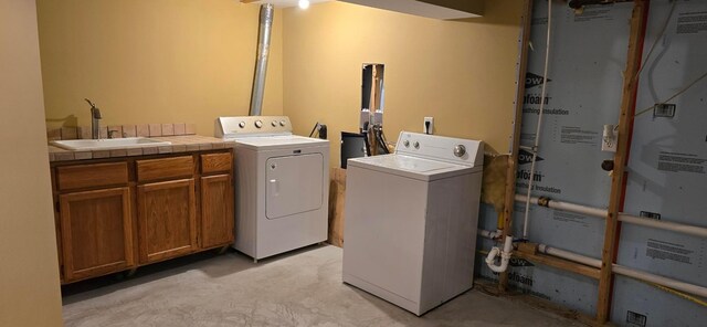 526 Mound St, Owatonna, MN 55060 - laundry area with independent washer and dryer and heating unit