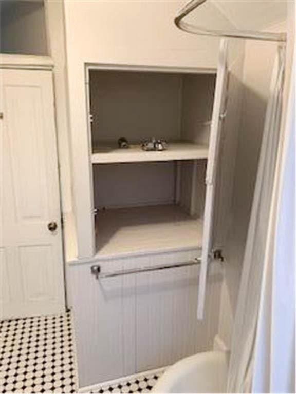 587 Bay St, Saint Paul, MN 55102 - view of closet