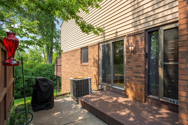 4839 Spring Cir, Minnetonka, MN 55345 - view of patio with a deck and grilling area
