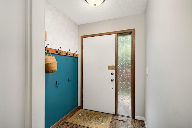 4839 Spring Cir, Minnetonka, MN 55345 - entryway featuring baseboards