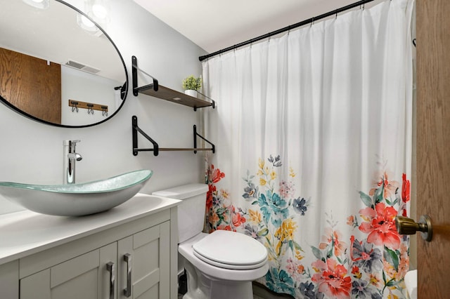 4839 Spring Cir, Minnetonka, MN 55345 - bathroom featuring vanity and a shower with curtain