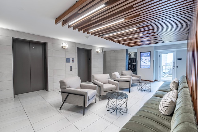 433 7th St Unit 2317, Minneapolis, MN 55415 - lobby with tile walls