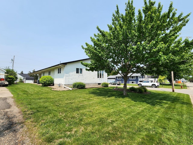 25 3rd Ave NE, Plainview, MN 55964 - view of home's exterior featuring a lawn