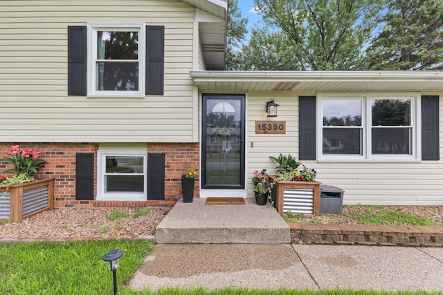 15350 Drexel Way, Apple Valley, MN 55124 - entrance to property