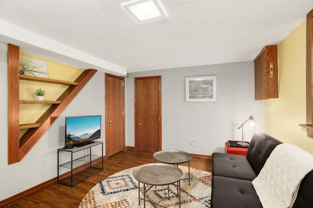 246 Griggs St S, Saint Paul, MN 55105 - living room featuring wood finished floors and a textured ceiling