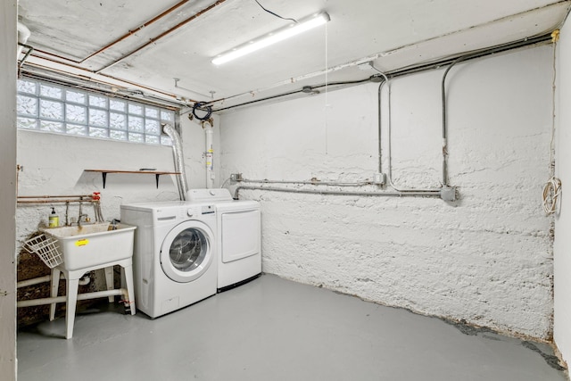 2441 Grand Ave S, Minneapolis, MN 55405 - laundry room with washer and dryer