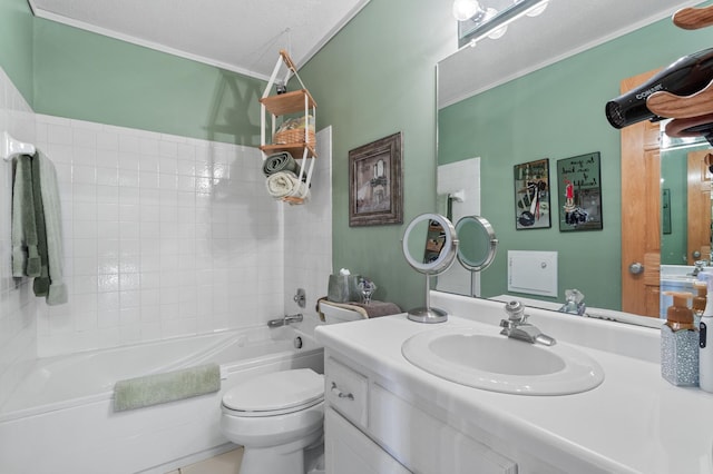 4910 Upper 148th Ct, Apple Valley, MN 55124 - full bath featuring vanity, crown molding, and shower / bathtub combination