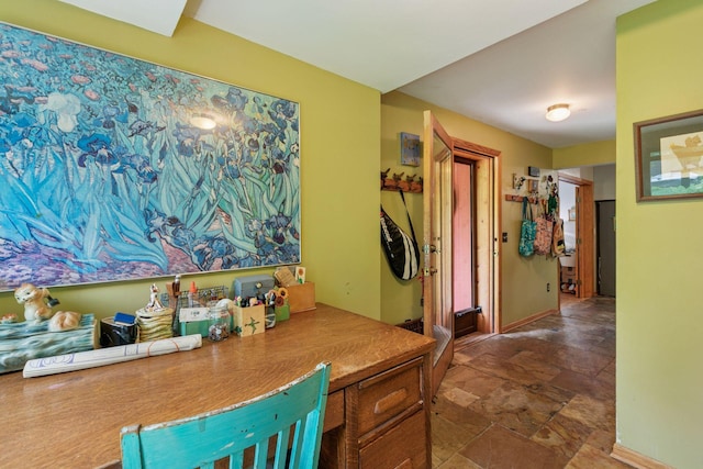 8482 150th St E, Northfield Twp, MN 55057 - bar area with stone finish floors and baseboards