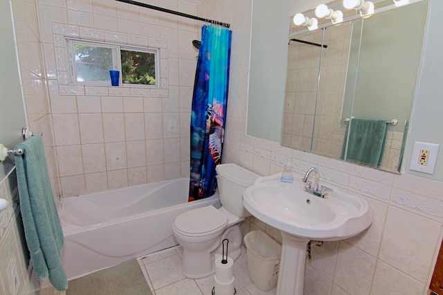1979 Polaris Pl N, Saint Paul, MN 55109 - full bath with shower / tub combo, tile walls, and tasteful backsplash