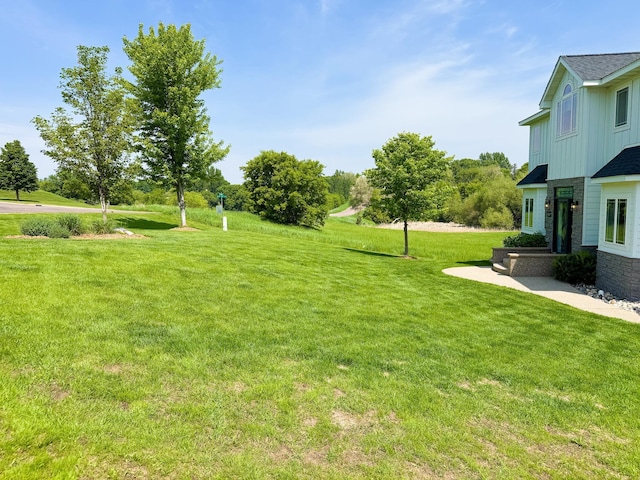 1207 Martin St, Fergus Falls, MN 56537 - view of grassy yard