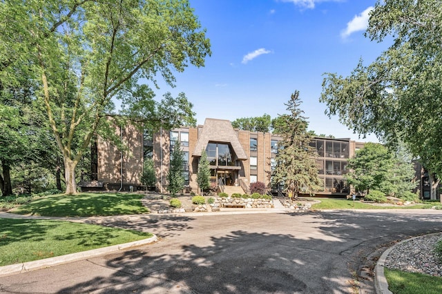 6075 Lincoln Dr Unit 302, Edina, MN 55436 - photo 2