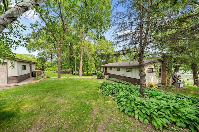 597 Emmet Rd, Lynden Twp, MN 55320 - view of grassy yard