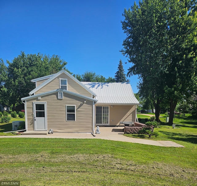 315 Rochester Ave, Montevideo, MN 56265 - photo 1