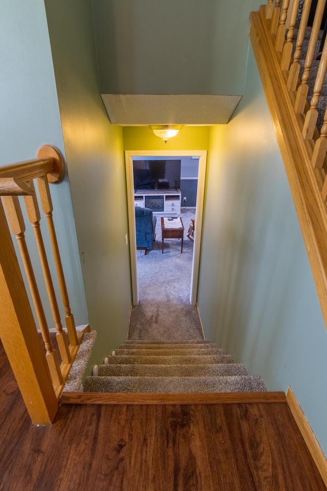 920 9th St, Rush City, MN 55069 - staircase featuring carpet