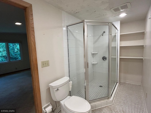 11209 Oak Ridge Ln W, Minnetonka, MN 55305 - full bath featuring a stall shower, tile patterned floors, and recessed lighting