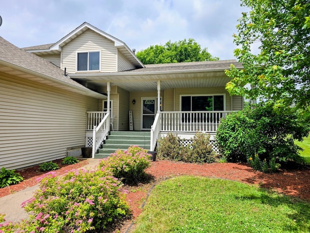 9408 Jennifer Ct, Chisago City, MN 55013 - view of front of home with a porch and a shingled roof