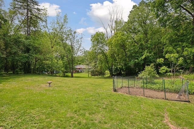 5110 Woodridge Rd, Minnetonka, MN 55345 - view of grassy yard