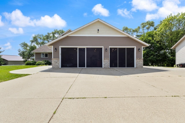 6445 Coryell Ct, Inver Grove Heights, MN 55076 - view of garage