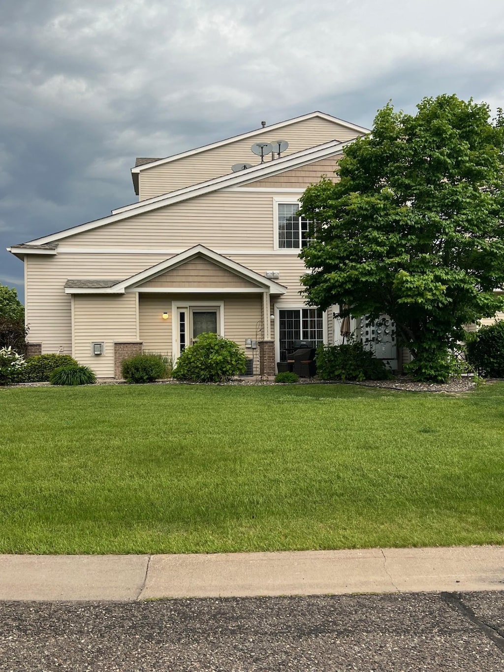 17829 66th Ave N, Maple Grove, MN 55311 - view of front of home featuring a front lawn