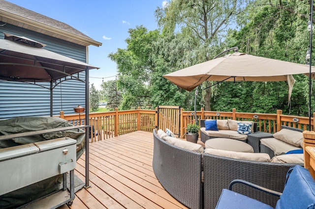 1439 Oakdale Ave W, Saint Paul, MN 55118 - wooden deck with outdoor lounge area