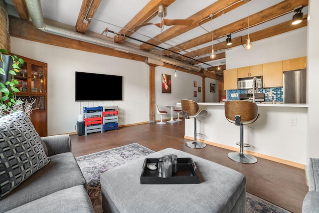 406 Wacouta St Unit 601, Saint Paul, MN 55101 - living room featuring baseboards