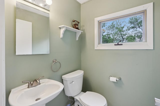 11600 Oberlin Rd, Minnetonka, MN 55305 - bathroom with a sink and toilet