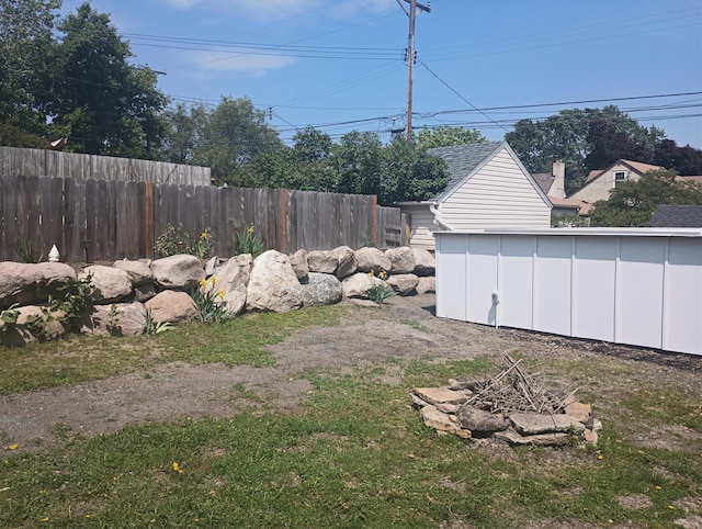 5257 27th Ave S, Minneapolis, MN 55417 - view of yard featuring a pool