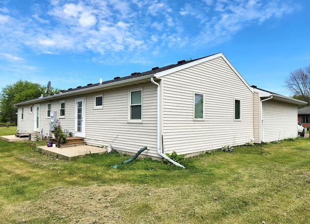 509 Clyde St, West Concord, MN 55985 - back of property with a yard