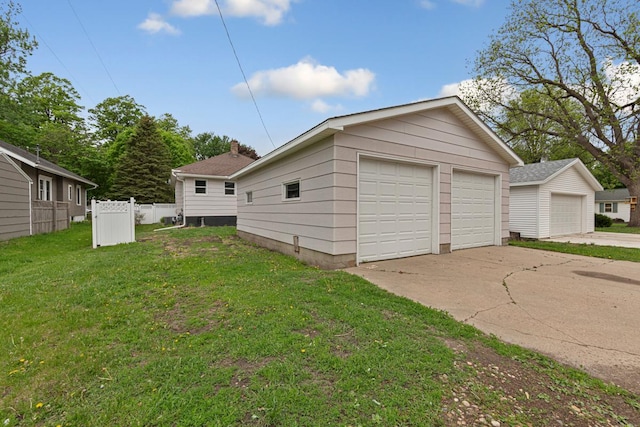 2939 Linden Ave, Slayton, MN 56172 - view of side of property featuring a detached garage and an outdoor structure