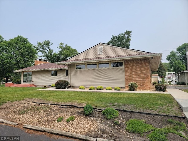 109 Jackson St W, Eagle Bend, MN 56446 - view of front of property with a front lawn