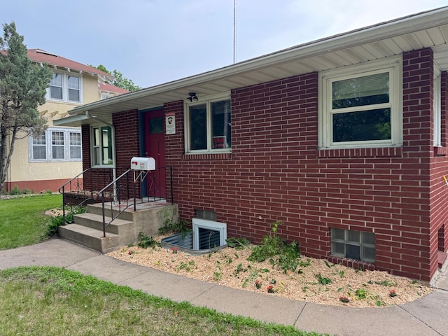 348 6th Ave S, Saint Cloud, MN 56301 - ranch-style house with brick siding